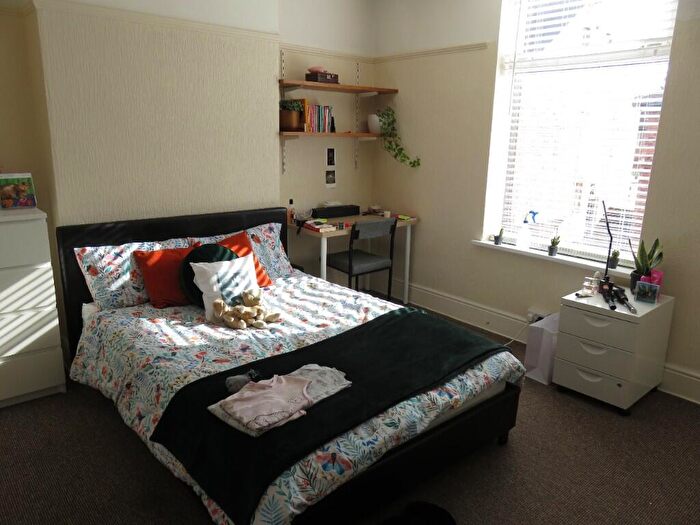 3 Bedroom Semi-Detached House To Rent In City Road, Nottingham, Nottinghamshire, NG7