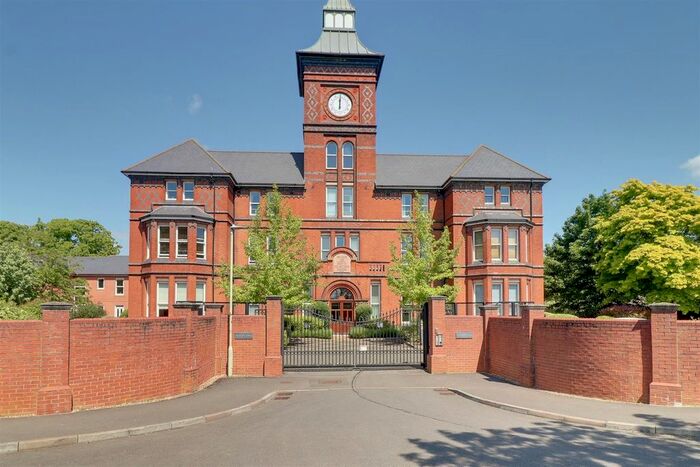 2 Bedroom Flat For Sale In Huckley Field, Abbeymead, Gloucester, GL4