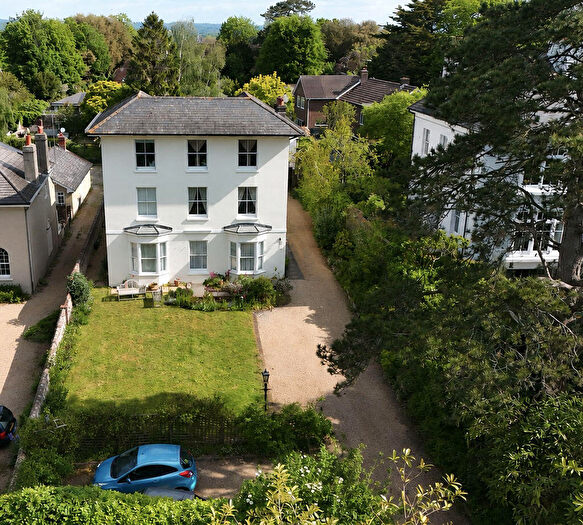 2 Bedroom Flat For Sale In Hurstpierpoint, BN6