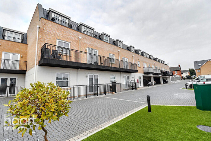 1 Bedroom Flat For Sale In Halle Mews, Benfleet, SS7