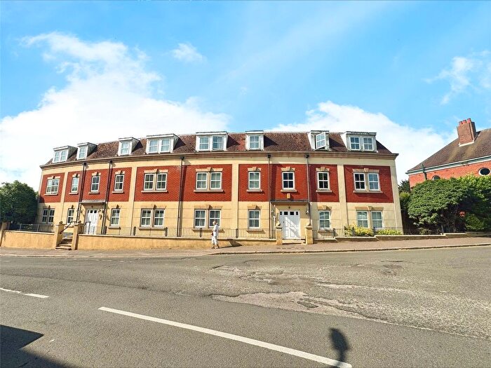 2 Bedroom Flat For Sale In Cranford Avenue, Exmouth, Devon, EX8