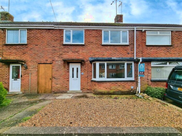 3 Bedroom Terraced House To Rent In Upper Queen Street, Rushden, Northants, NN10