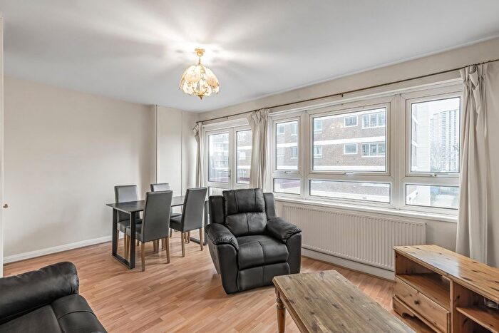 2 Bedroom Flat To Rent In Abbots Manor, Pimlico, London, SW1V