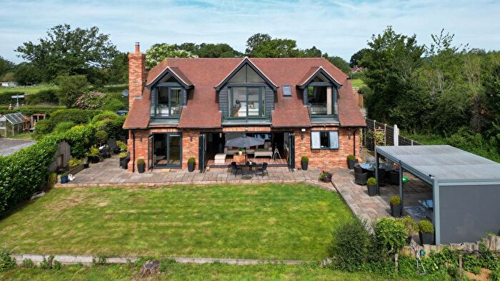 4 Bedroom Detached House For Sale In Roodlands Lane, Four Elms, Edenbridge, TN8