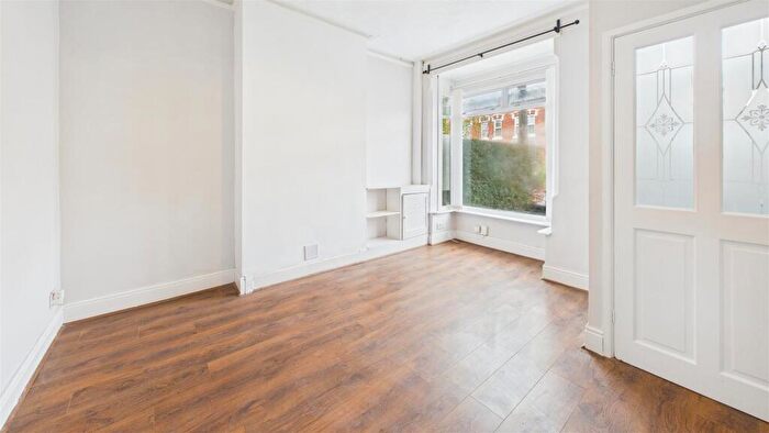 3 Bedroom Terraced House For Sale In Milcote Road, Smethwick, B67