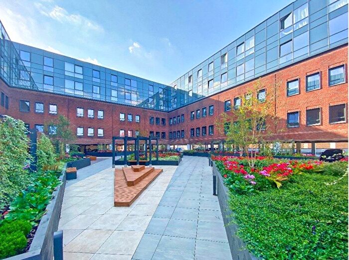 1 Bedroom Flat To Rent In Ashwood House, - Pembroke Broadway, Camberley, GU15