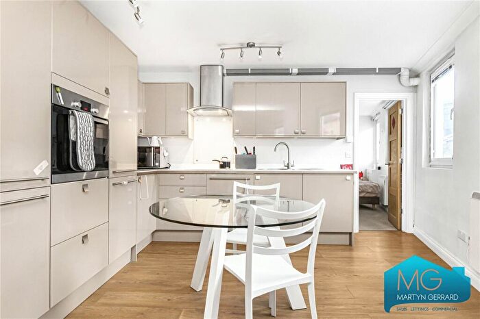 1 Bedroom Apartment For Sale In Ringslade Road, London, N22