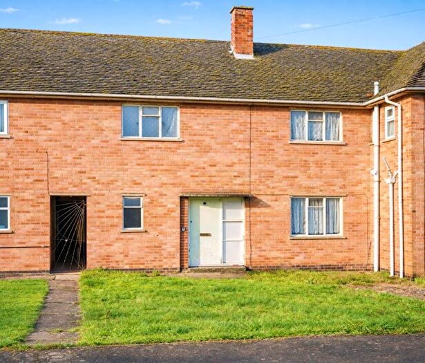 3 Bedroom Terraced House For Sale In Poplar Road, Loughborough, LE11