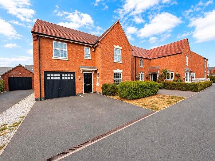 4 Bedroom Detached House For Sale In Glynn Street, Hugglescote, Leicestershire, LE67