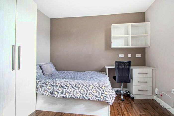 Studio To Rent In Belle Vue Road, Hyde Park, Leeds, LS3