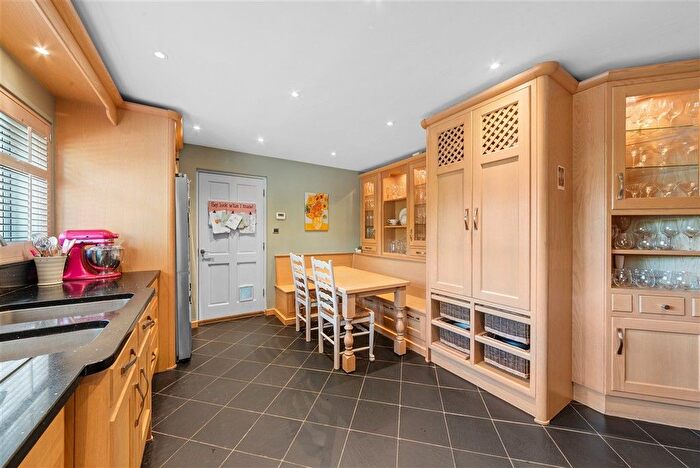 6 Bedroom Detached House For Sale In The Ridgeway, Tonbridge, Kent, TN10