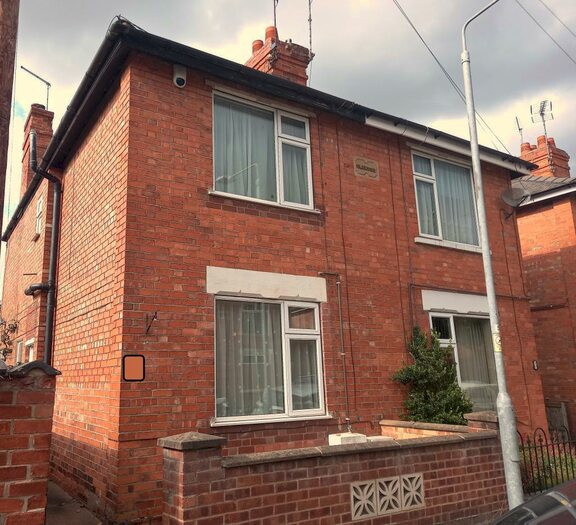 3 Bedroom Semi-Detached House To Rent In Lawrence Street, Newark, NG24