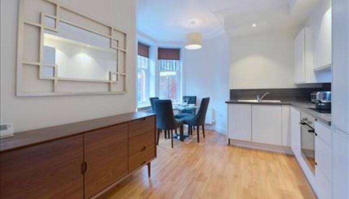 1 Bedroom Flat To Rent In Hamlet Gardens, Hammersmith, London, W6
