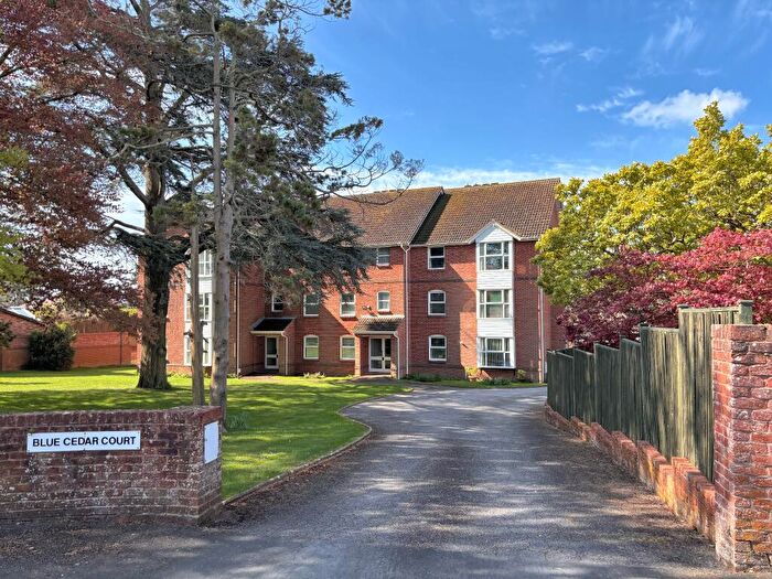 2 Bedroom Flat For Sale In Cyprus Road, Exmouth, EX8