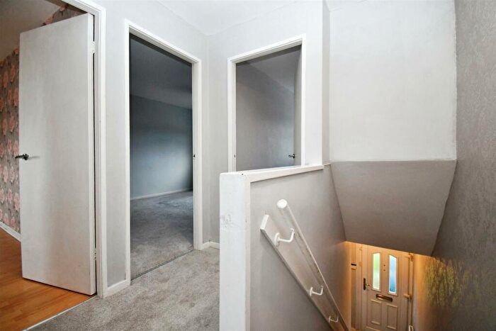 3 Bedroom Terraced House For Sale In Medina Road, Hull, HU8