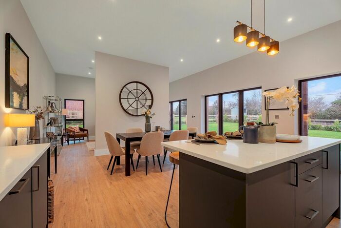 3 Bedroom Barn Conversion For Sale In Moseley Road Hallow, Worcestershire, WR2