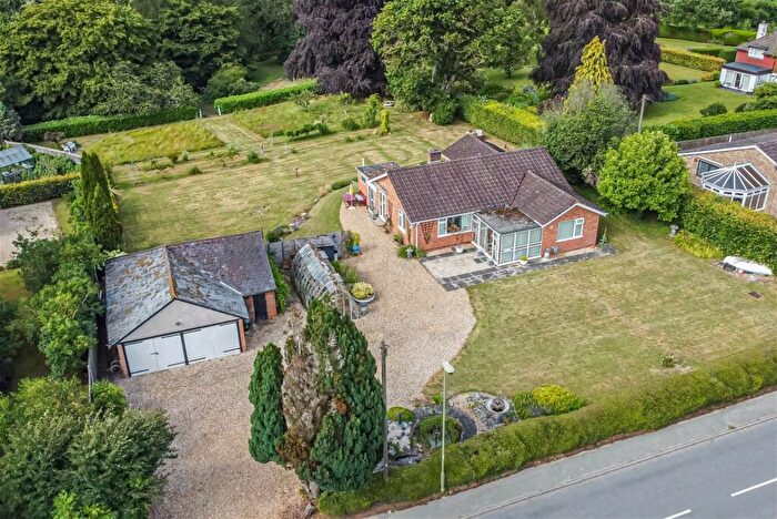 3 Bedroom Detached Bungalow For Sale In Southington, Overton, RG25