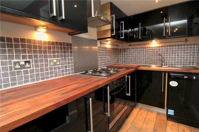 1 Bedroom Flat To Rent In Sanderstead Road, South Croydon, CR2