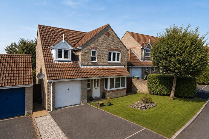 4 Bedroom Detached House For Sale In Grangefields, Street, BA16