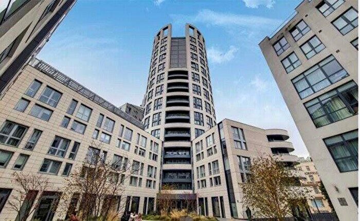 2 Bedroom Apartment To Rent In Eagle Point, City Road, Hackney, EC1V