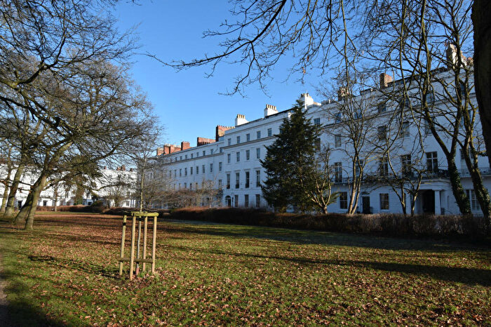 Flat To Rent In Clarendon Square, Leamington Spa, Warwickshire, CV32