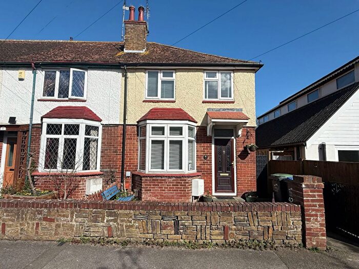 3 Bedroom End Terrace House For Sale In Victoria Road, Broadstairs, CT10