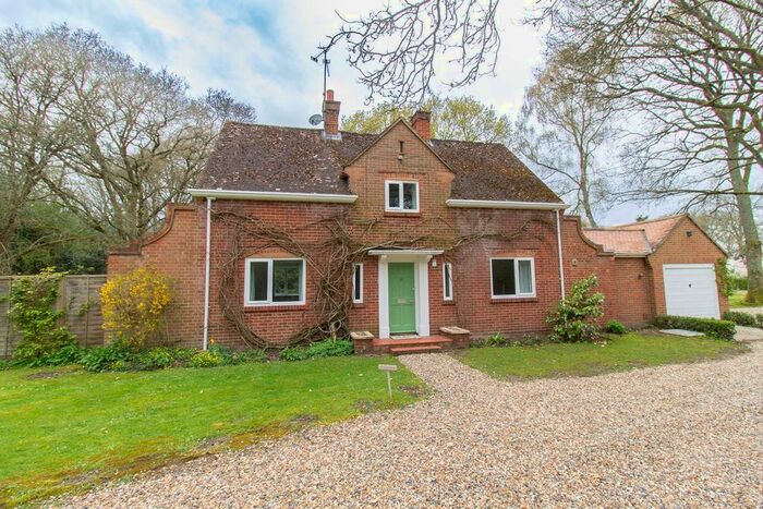 3 Bedroom Detached House To Rent In Coopers Hill, Eversley, Hook, RG27