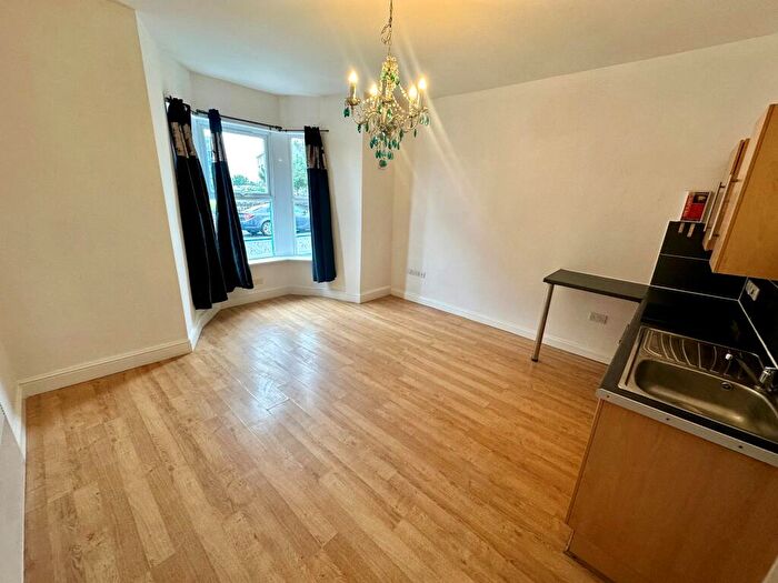 1 Bedroom Flat To Rent In Clarence Road, Llandudno, LL30