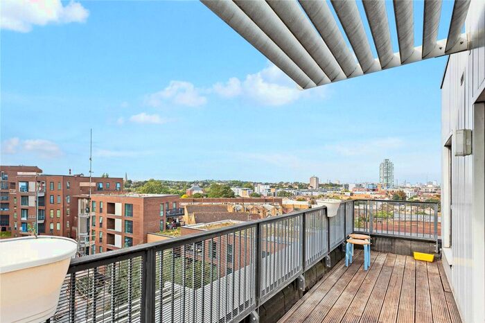 2 Bedroom Flat To Rent In Blackheath Hill, London, SE10