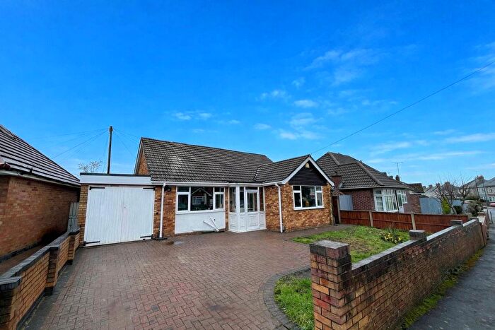 3 Bedroom Detached Bungalow For Sale In Topps Heath, Bedworth, CV12