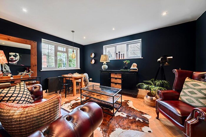 2 Bedroom Maisonette For Sale In Thames Mead, Windsor, SL4