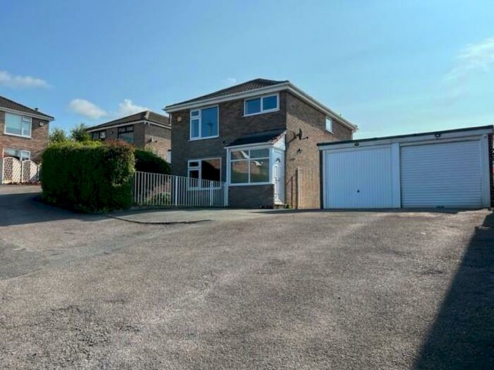 3 Bedroom House To Rent In Parkwood Close, Shelley, Huddersfield, HD8