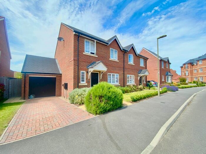 3 Bedroom Property To Rent In Bonners Mead, Benson, Wallingford, OX10