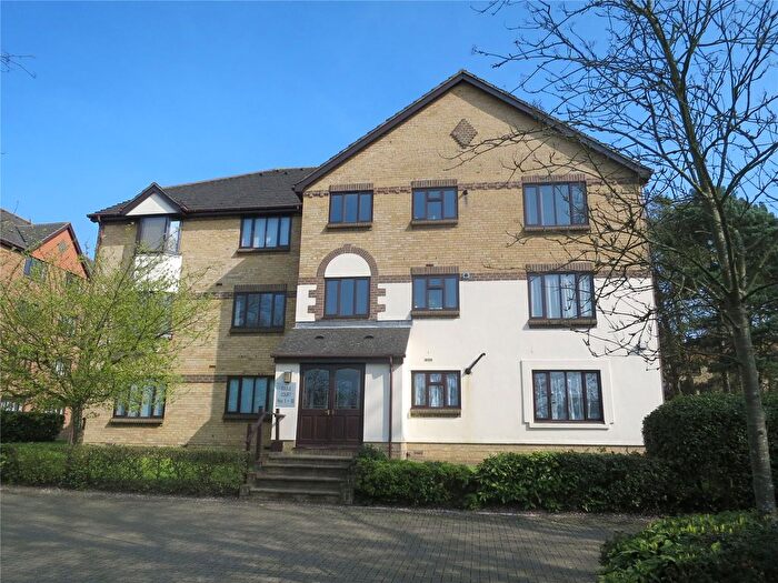 1 Bedroom Flat To Rent In Gable Court, St Annes Mount, Redhill, Surrey, RH1