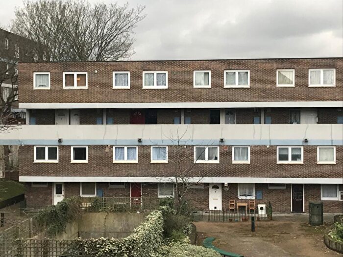 2 Bedroom Maisonette For Sale In Melville Court, Chatham, Kent, ME4