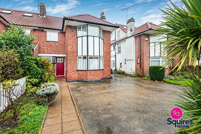 3 Bedroom Semi Detached House For Sale In Devonshire Road, London, NW7