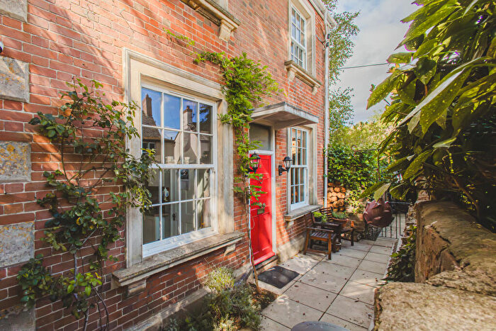 3 Bedroom Detached House For Sale In Cricklade Road, Highworth, Swindon, SN6