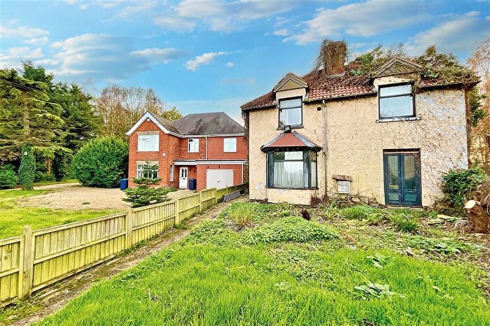 3 Bedroom Detached House For Sale In Sandhurst Lane, Sandhurst, Gloucester, GL2