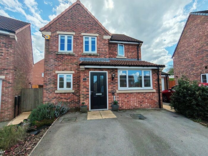 3 Bedroom Detached House For Sale In Heather Drive, Pontefract, WF8
