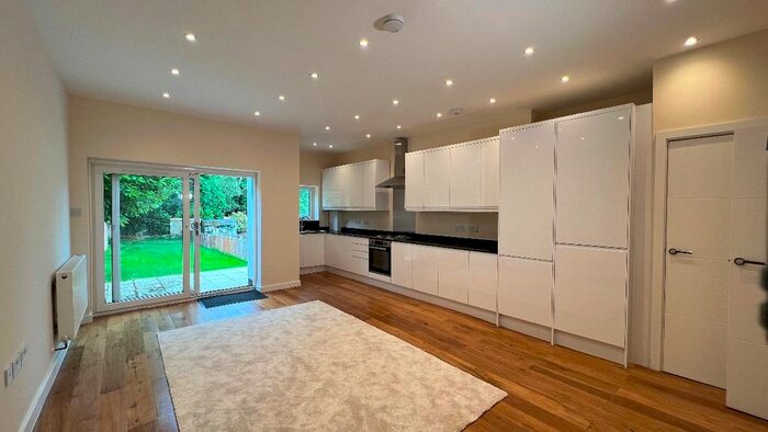 4 Bedroom Terraced House To Rent In Lankaster Gardens, London, N2