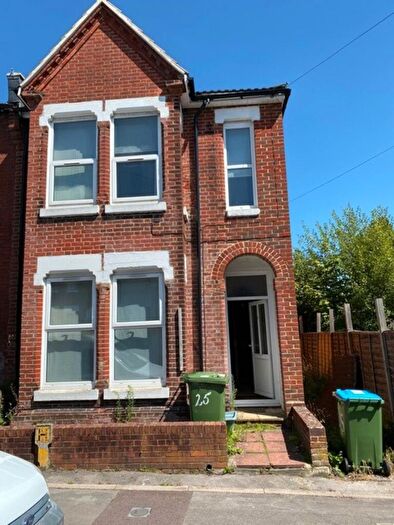5 Bedroom End Of Terrace House To Rent In Shakespeare Avenue, Southampton, SO17