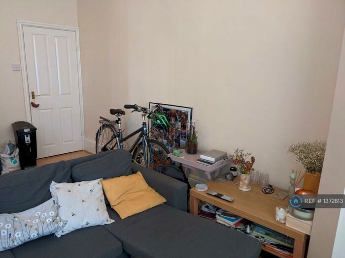 2 Bedroom Flat To Rent In Barlow-Moor Road, Manchester, M21