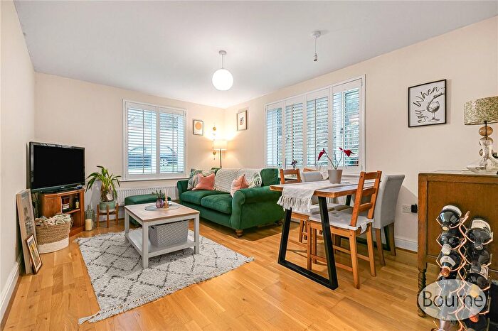 2 Bedroom Flat For Sale In Sandy Lane, Woking, Surrey, GU22