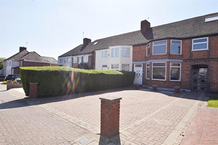 3 Bedroom Terraced House For Sale In Vivian Avenue, Wembley, Middlesex, HA9