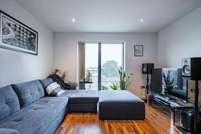 1 Bedroom Apartment To Rent In Kings Quarter, N1