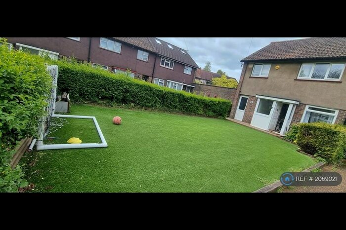 3 Bedroom End Of Terrace House To Rent In Petersham Close, Sutton, SM1