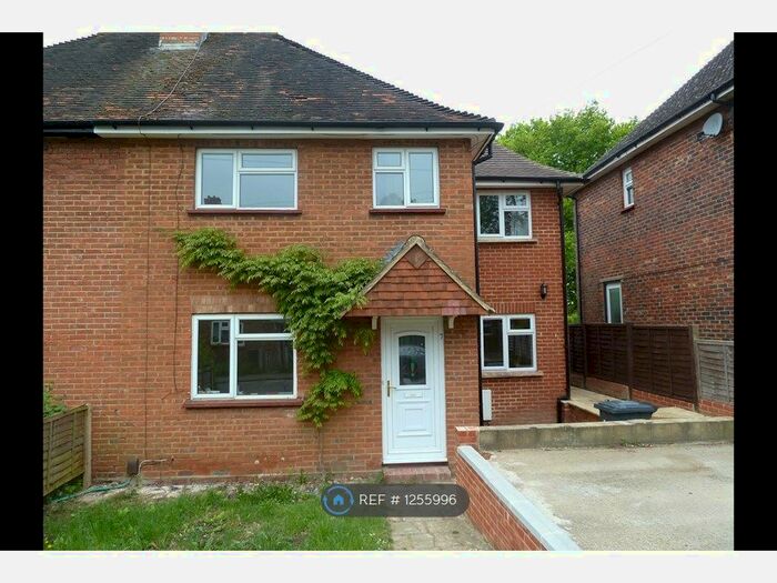 5 Bedroom Semi-Detached House To Rent In Hillcrest Road, Guildford GU2