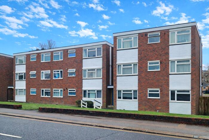 2 Bedroom Apartment For Sale In Station Road, Redhill, Surrey, RH1