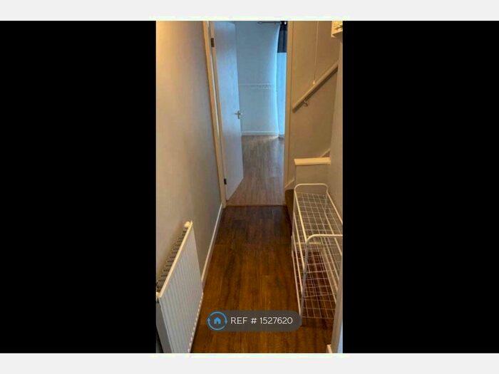 2 Bedroom Maisonette To Rent In Lowedges Road, Sheffield, S8