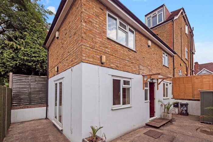 2 Bedroom Property To Rent In Becmead Avenue, London, SW16